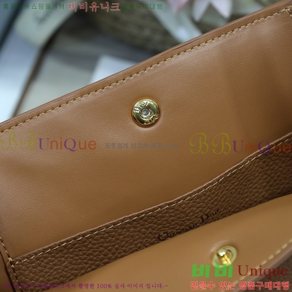 # Signature ̵ Ŷ 81M2841-811
