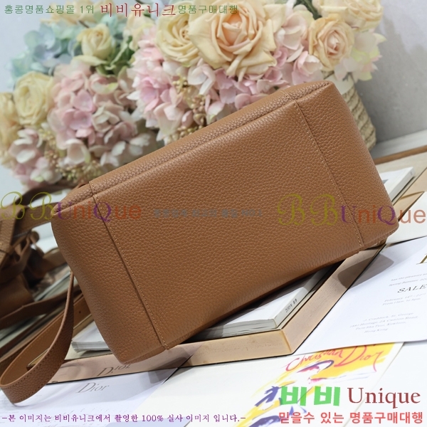 # Signature ̵ Ŷ 81M2841-811