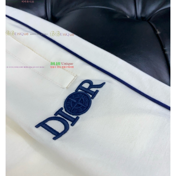    D423921-1