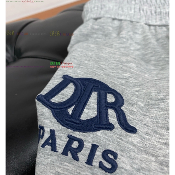    D423921-2