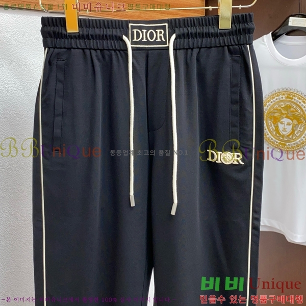   D423921-3