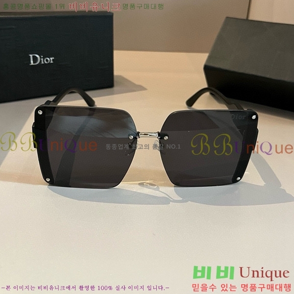  ۶ D948419