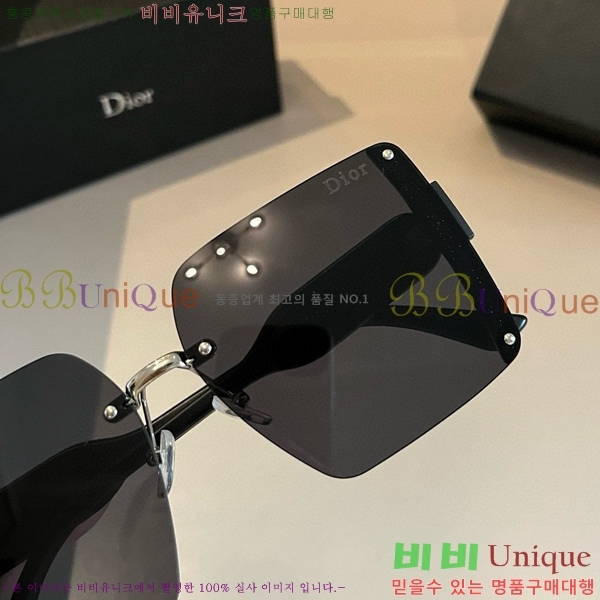  ۶ D948419