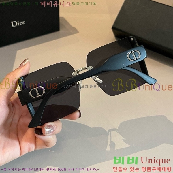  ۶ D948419