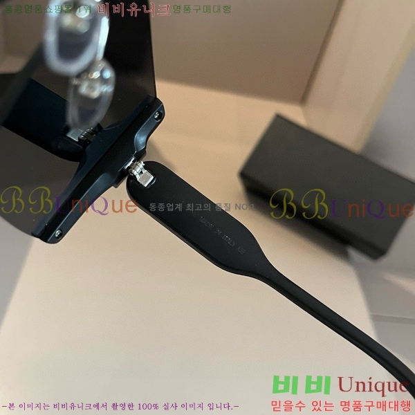  ۶ D948419