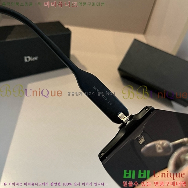  ۶ D948419