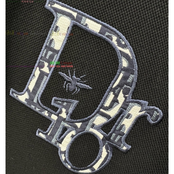   ī Ƽ D25215789-1