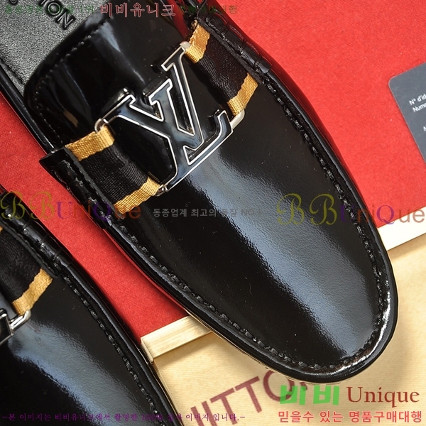  ̺  LV74627-8