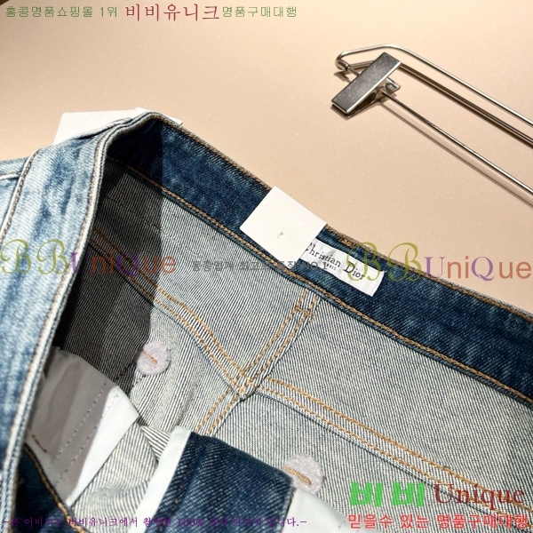   û D25336153