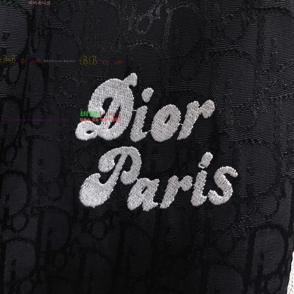   ݹ D252871365