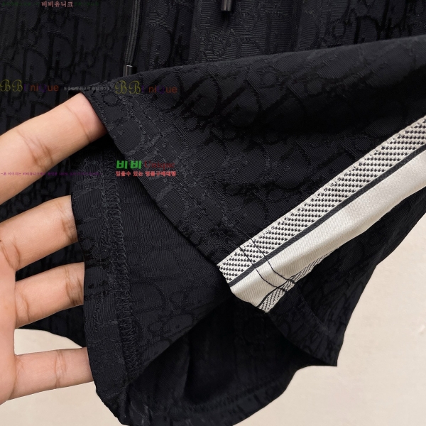   ݹ D252871365