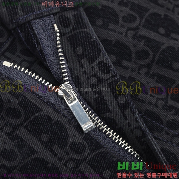   ݹ D647283