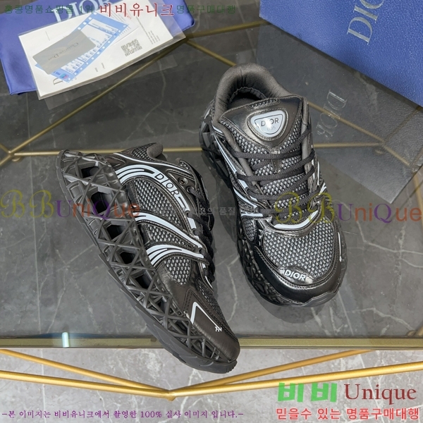   Ŀ DR974917-8