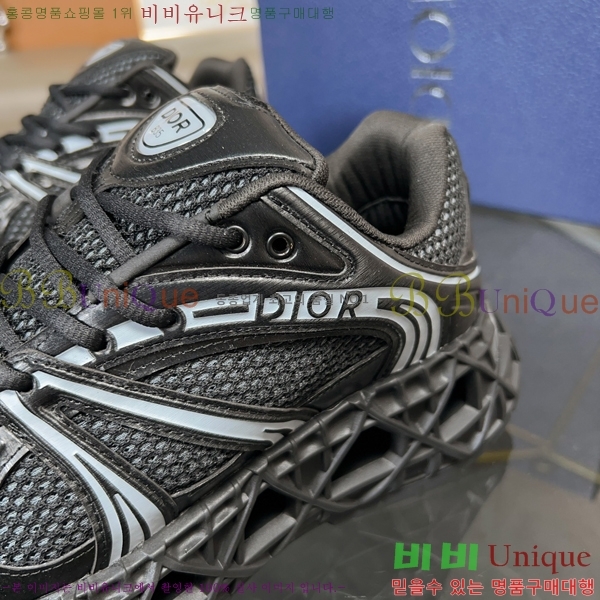   Ŀ DR974917-8