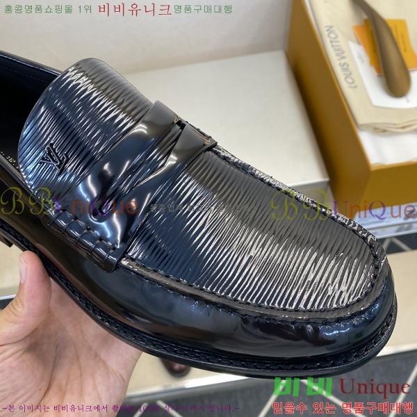  ̺  L7161626-1
