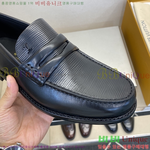  ̺  L7161626-2