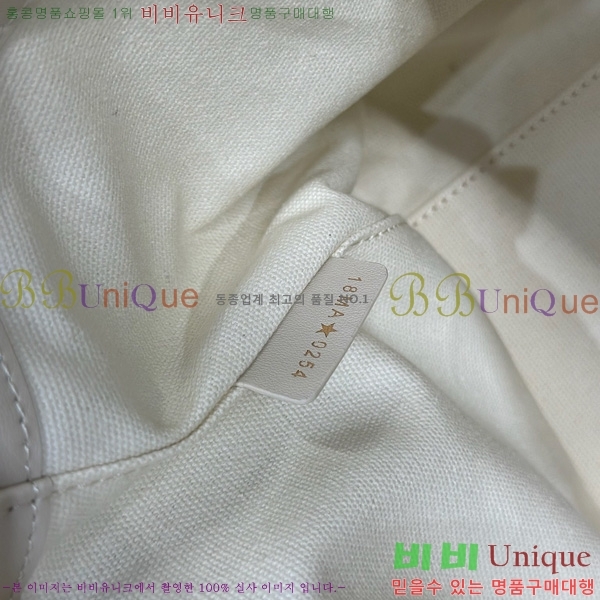 # Signature ̵ Ŷ 81M2841-814
