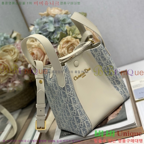 # Signature  Ŷ M2840-785