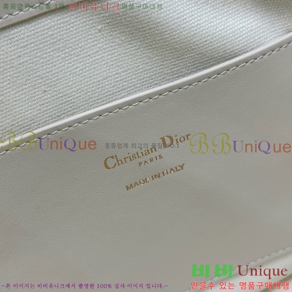 # Signature  Ŷ M2840-785