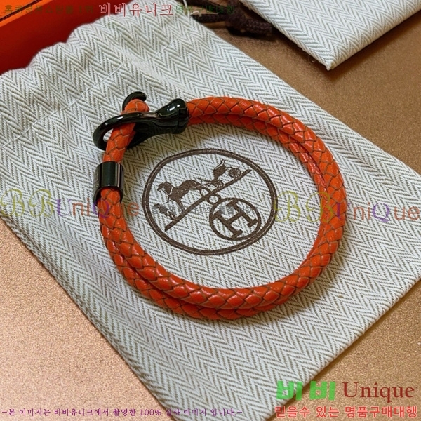 ޽  H959560-1