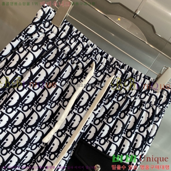   ݹ D254163572