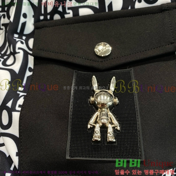  ݹ D254163572