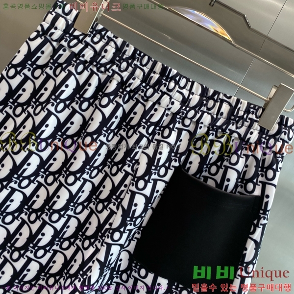   ݹ D254163572
