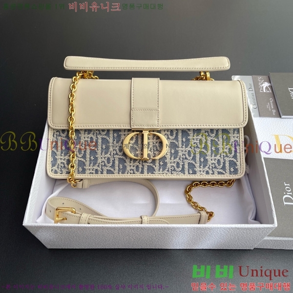 # 30 Montaigne ž ڵ M9601-102