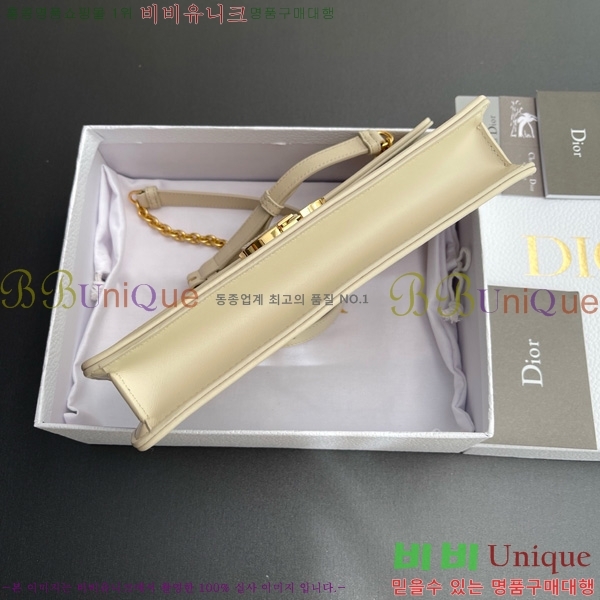 # 30 Montaigne ž ڵ M9601-102