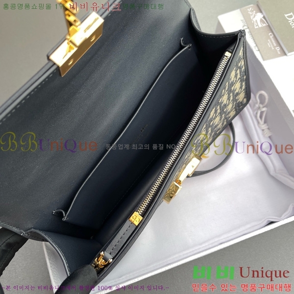 # 30 Montaigne ž ڵ M9601-101