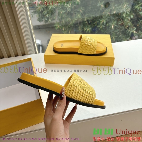    F8560005-6