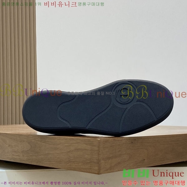   Ŀ D8888051-3