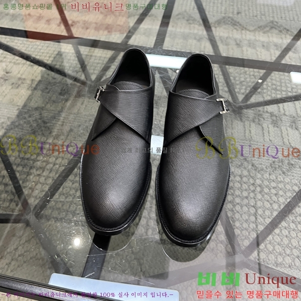޽  HT52130-4