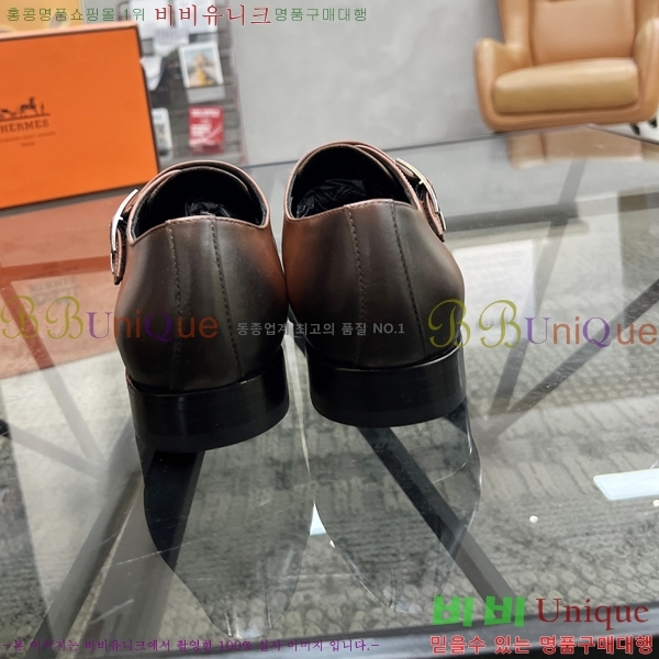 ޽  HT52130-3