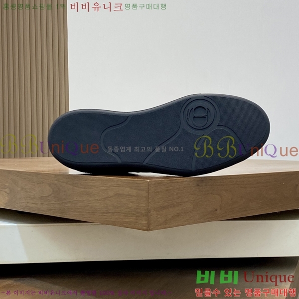   Ŀ D8888052-2