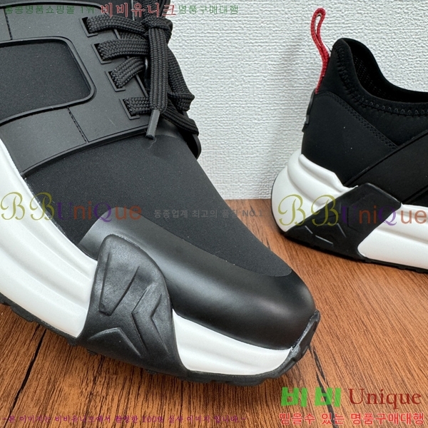  ** Ŀ MO97012-4