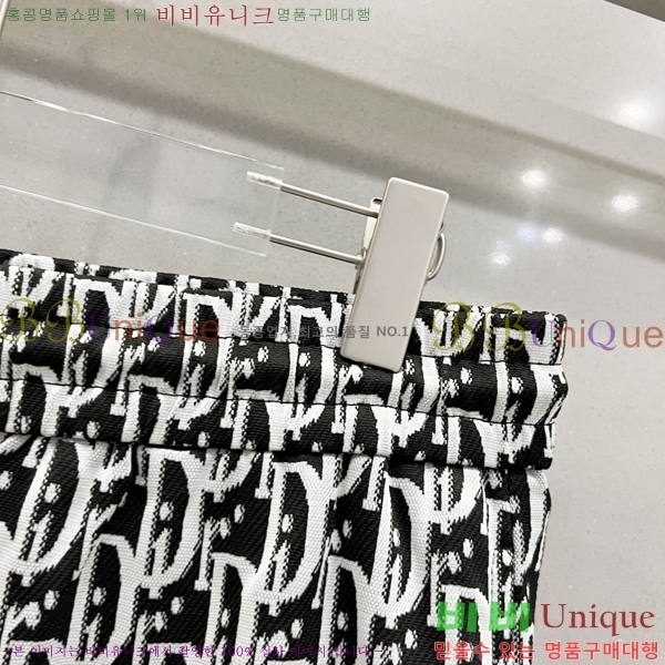   ݹ D254163583-2