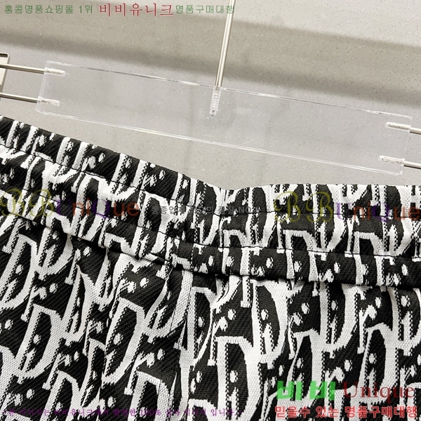   ݹ D254163583-2