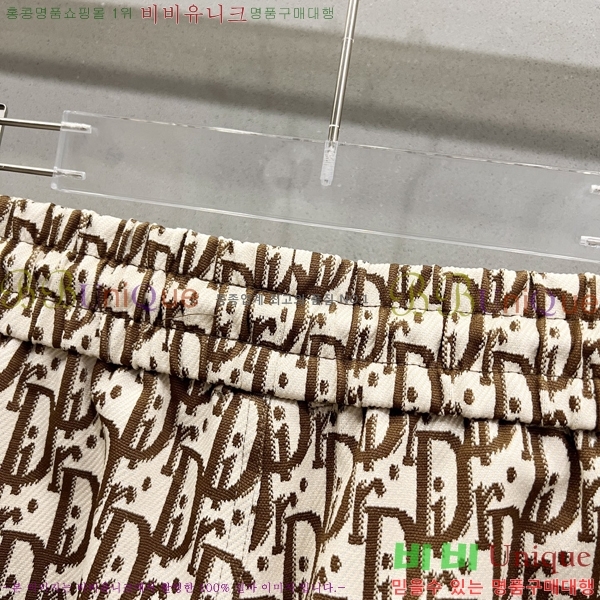   ݹ D254163583-1