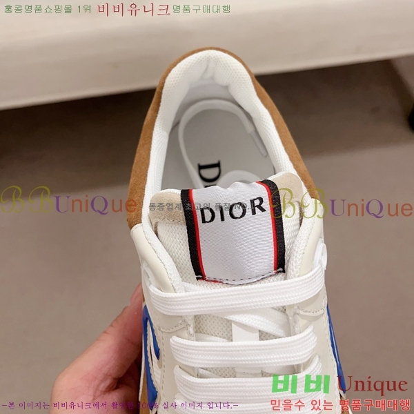   Ŀ DR974926-4