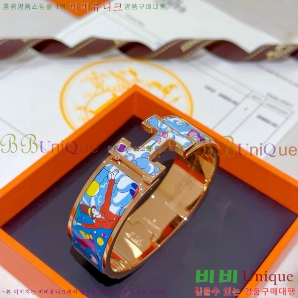 ޽  H959562-8