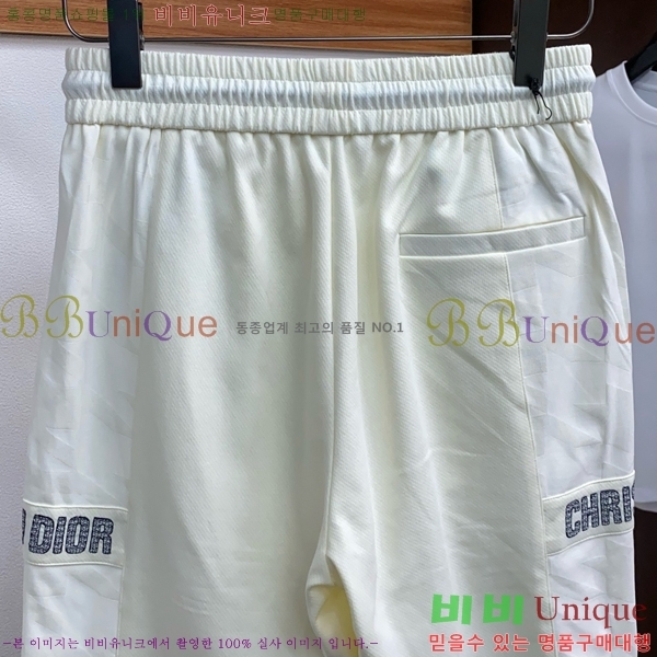   ݹ D254163