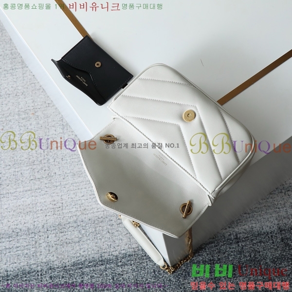 #ζ  ̴  821749-205