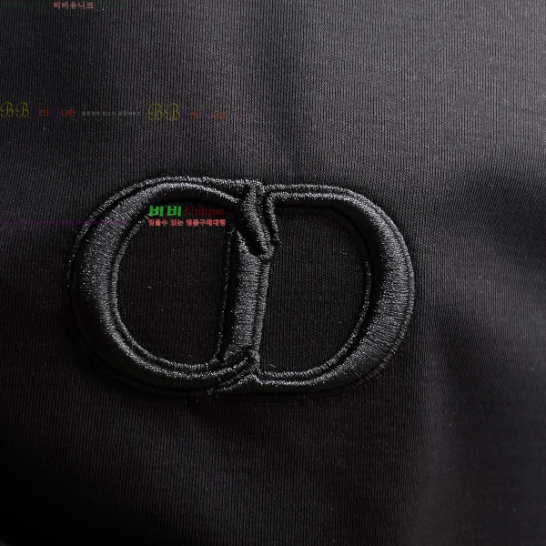    Ƽ D9076376-3