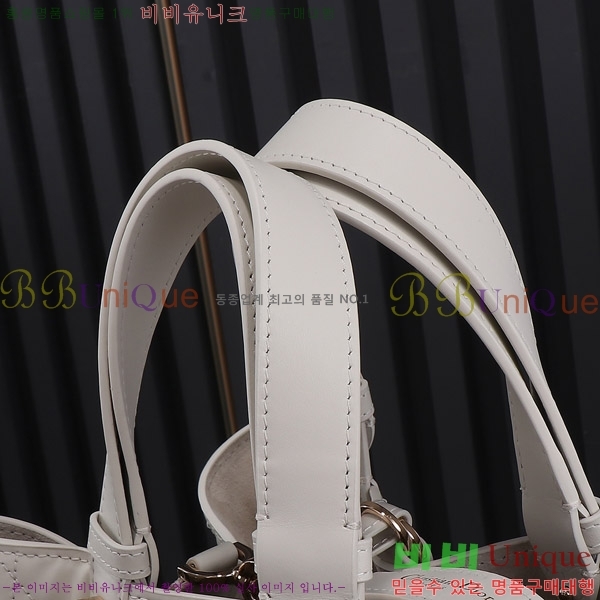#  ̵  M773370-8