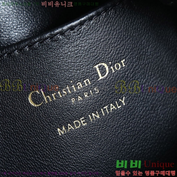 # ī  Ŷ M33722-601