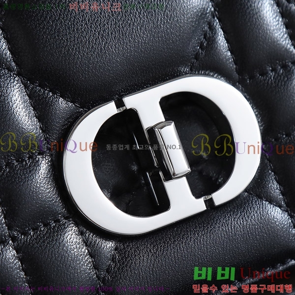 #  īι D923600-1