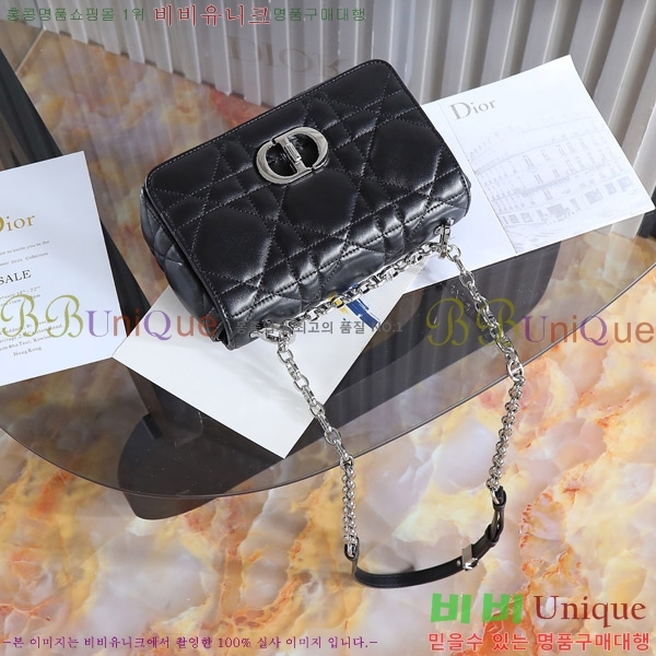 #  īι D923600-1