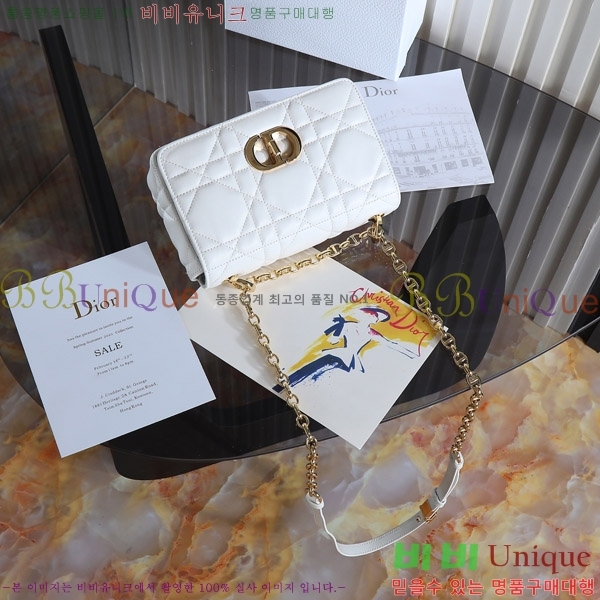#  īι D923600-3