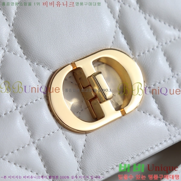 #  īι D923600-3